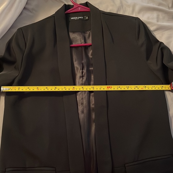 Black blazer - Picture 3 of 4